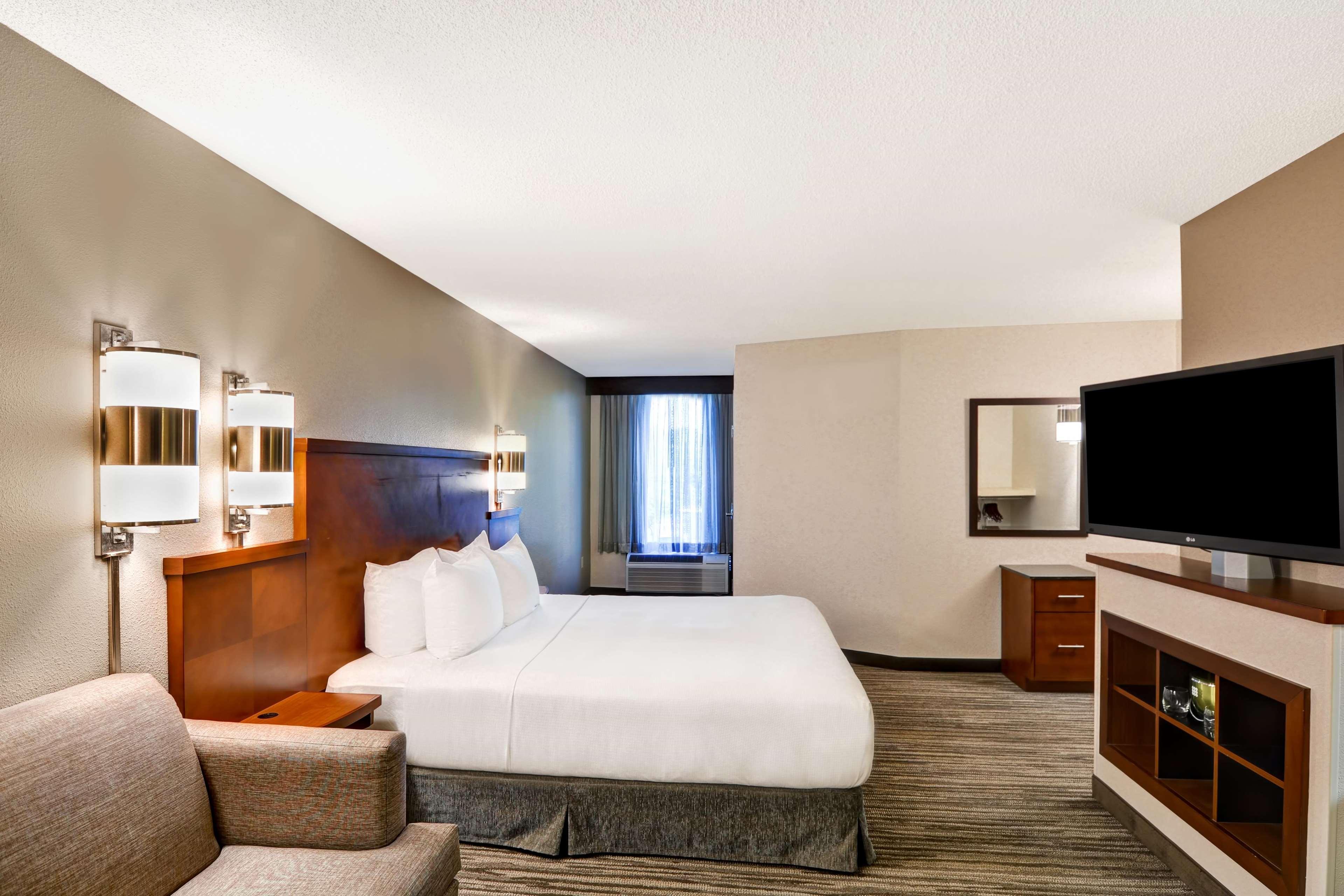 Hyatt Place Wolfchase 3*